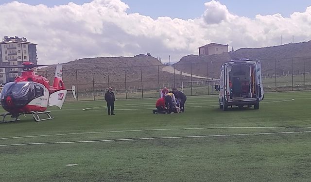 Ambulans helikopterden 76 yaşındaki hastaya hizmet