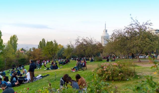 Üniversite öğrencileri Seğmenler Parkı'nda buluşuyor