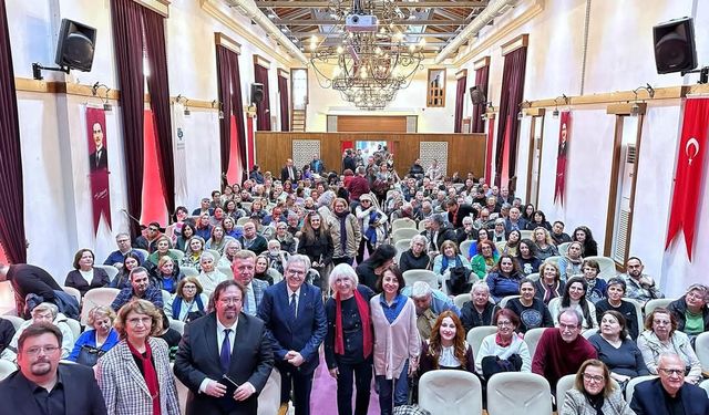 Banu Avar, Bandırma’da söyleşiye katıldı