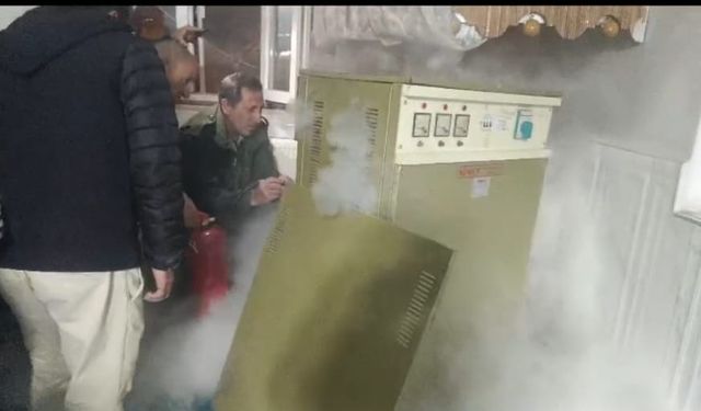Çıkan yangın Teravih Namazını yarıda bıraktırdı
