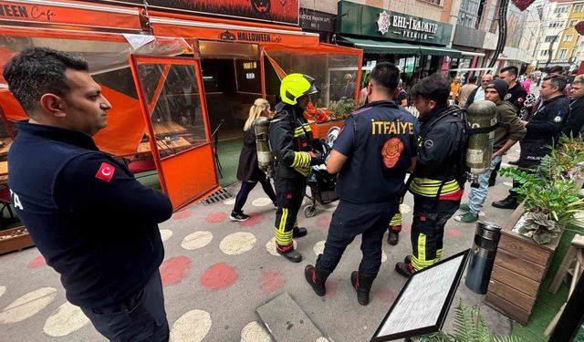 Fritöz nedeniyle çıkan yangın mutfağa zarar verdi