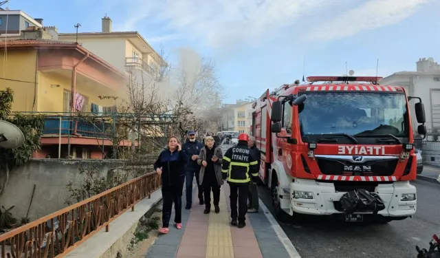Çorum'da evde çıkan yangında dumandan etkilenen yaşlı çift tedavi altına alındı