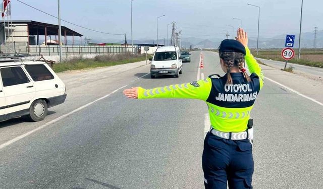 Otoyolda havadan trafik denetimi gerçekleştirildi