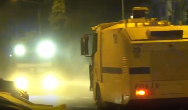 İzmir'de yapılan İmamoğlu eylemine TOMA’larla müdahale edildi