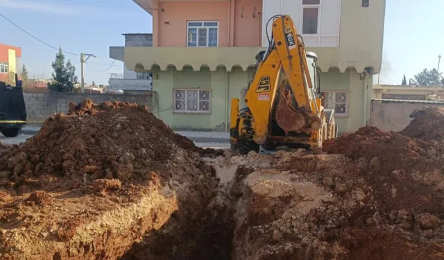 Toprak altında kalan tesisatçı hayatını kaybetti