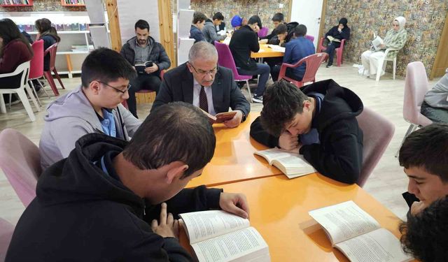 Siirt’te kitap okuma etkinliği hayata geçirildi