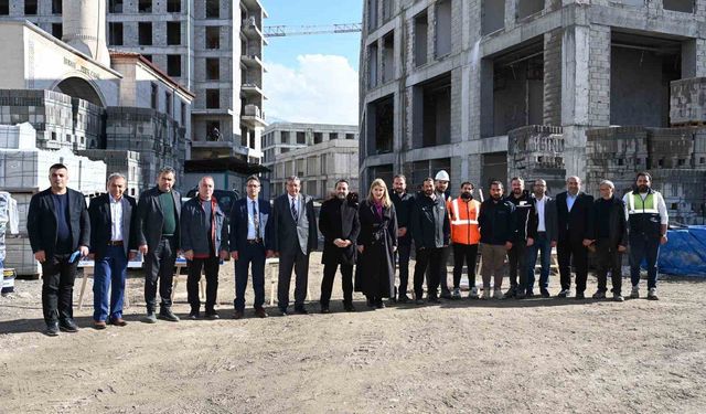 Milletvekilleri Malatya Çarşı Projesi’nde incelemelerde bulundu