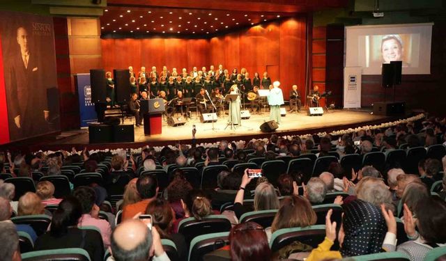 Yeşilçam şarkıları konseri Eskişehir’de nostalji dolu anlar yaşattı