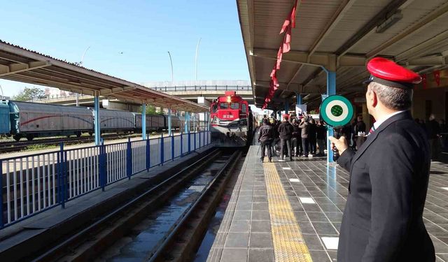 Turistik Diyarbakır Ekspresi ilk seferini yaptı