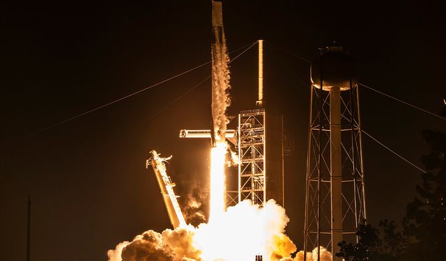 SpaceX’ten kutup yörüngesine ilk insanlı uçuş