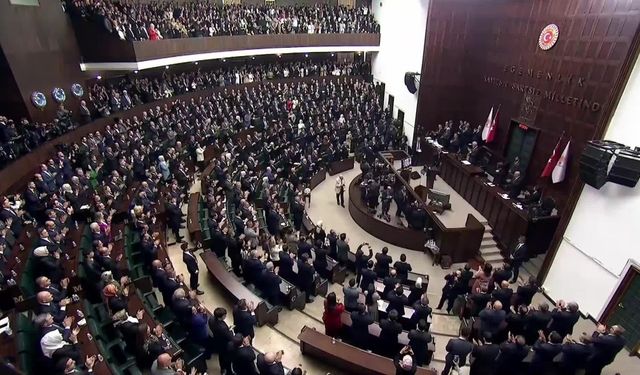 AK Parti Grup toplantısı... Cumhurbaşkanı Erdoğan: "CHP’ye umut bağlamış insanlarımız adına üzülüyoruz"