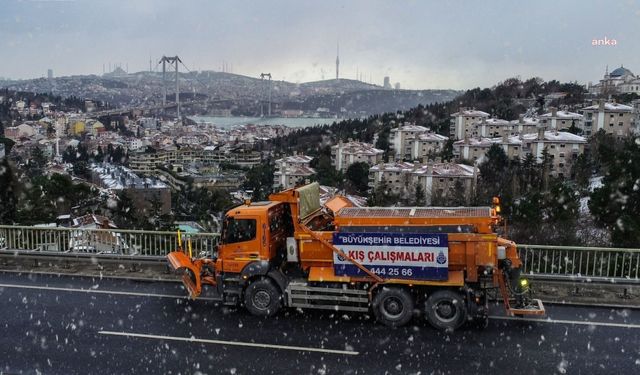 İstanbul Valiliği'nden uyarı: Salı günü yağmur ve karla karışık yağmur bekleniyor