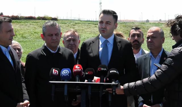 Özgür Özel’den, Akın Gürlek eleştirisi: “Değil turp çıkarmak, nohut kadar şey bulamamanın telaşıyla avukatını yollamış” 
