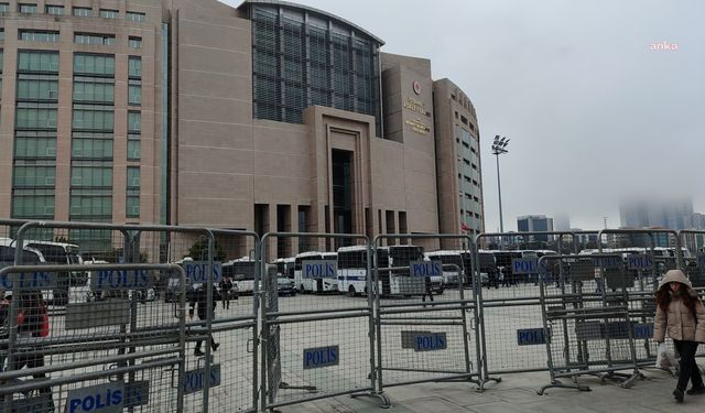 Saraçhane eylemlerine katıldıkları gerekçesiyle 7 genç hakkındaki davanın ilk duruşması yapıldı, 6 gencin adli kontrol kararı kaldırıldı 
