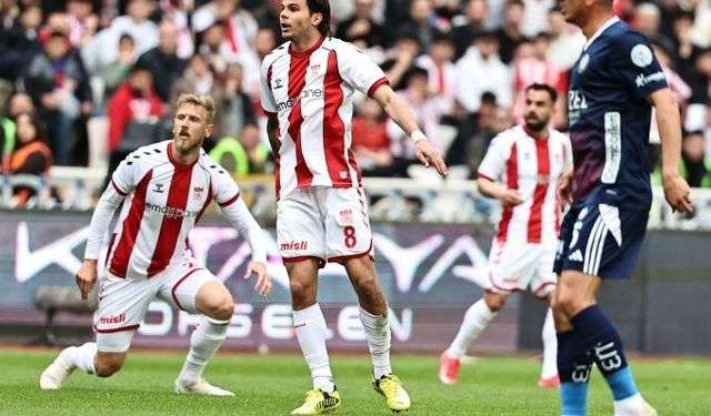 Sivasspor sahasında Antalyaspor’u 2-0 mağlup etti