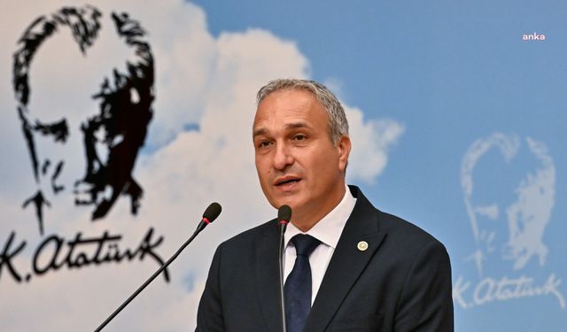 Suat Özçağdaş'tan Bakan Tekin'e: "Türkçe ders kitabında 23 Nisan Ulusal Egemenlik ve Çocuk Bayramı’na ilişkin metinde Atatürk’ün adına neden yer verilmemiştir?"