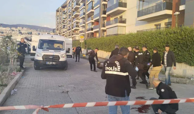Sokak ortasında facia: 2 ölü, 1 yaralı