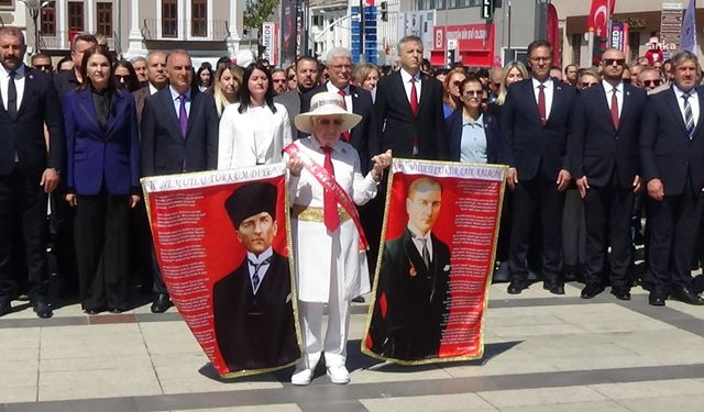 CHP Edirne Merkez İlçe Başkanı Yücel Balkanlı'dan Gençlik ve Spor İl Müdürü'ne tepki: "Çelenk sunma töreninde yaşanan taraflı tutumu kınıyoruz"