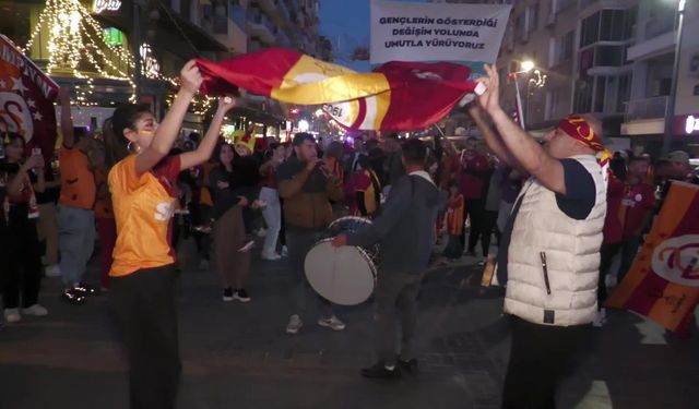İzmir'de Galatasaray'ın şampiyonluğu kutlandı 