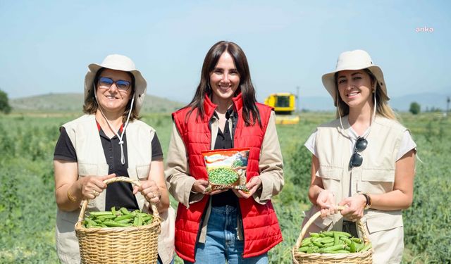Tarımın Kadın Yıldızları’nın emeğiyle SuperFresh "Ege’den Hasat Bezelye"