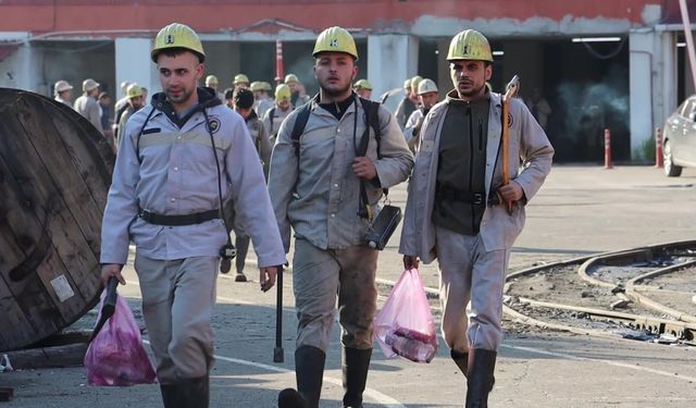 Zonguldak'taki grizu faciasının 15. yılında hayatını kaybeden madenciler anıldı
