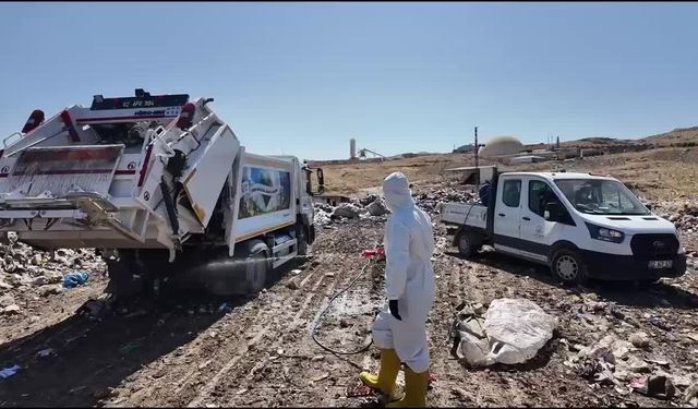 Adıyaman Belediyesi’nden karasinekle mücadelede etkin ilaçlama çalışması