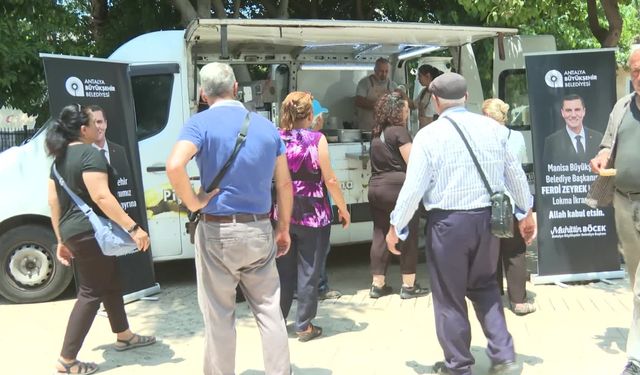 Antalya Büyükşehir Belediyesi, Ferdi Zeyrek için hayır lokması dağıttı
