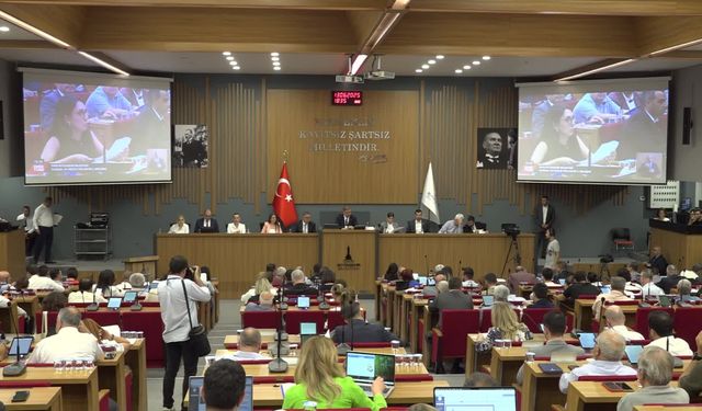 Başkan Tugay'dan TİS açıklaması: "Anlaşma sağlandığı için mutluyuz"