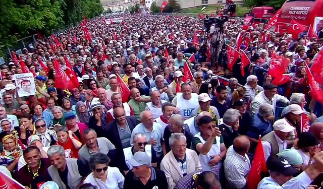CHP'nin "Millet İradesine Sahip Çıkıyor" mitingi... Özgür Özel'den iktidara: "Bizim 47 yıl gösterdiğimiz anlayışı, sabrı, 47 gün göstermediler"
