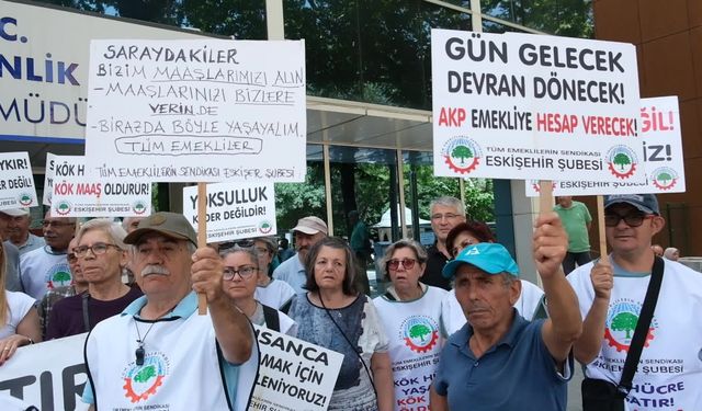 Eskişehir’de emekliler SGK önünden bakanlara ve milletvekillerine çağrı yaptı: El insaf, el merhamet