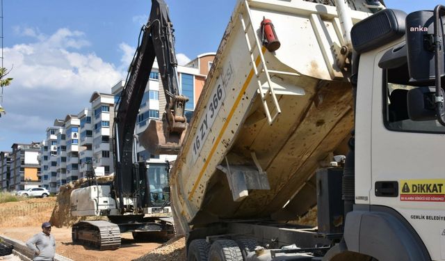 Gemlik'te yol çalışmaları sürüyor