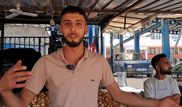  Hatay'da meyve sebze fiyatları düşmesine rağmen satışlar yok denecek kadar az... Hataylı pazarcı: "Alıcı da satıcı da zorda"