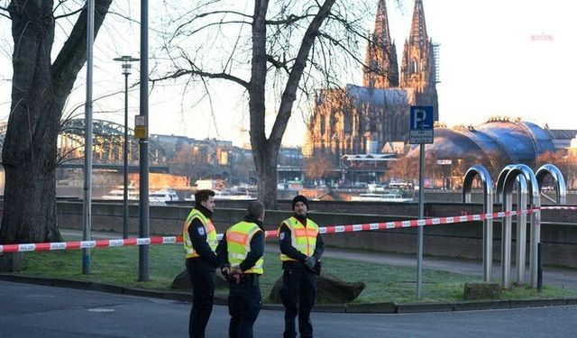 Köln’de ikinci dünya savaşından kalma patlamamış üç bomba bulundu
