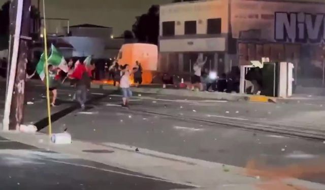 Los Angeles'ta göçmenlik bürolarına karşı protestolar sürerken Trump, göstericielre karşı ABD Ulusal Muhafızları’nı görevlendirdi 