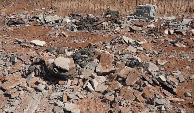 Malatya'da TOKİ tarafından temeli atılan Cemevi ve spor tesisi temeli tahrip edildi