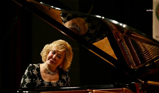 Piyanist Gülsin Onay, 20 Haziran’da Karşıyaka’da