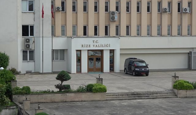 Rize İl Milli Eğitim Müdürü, makam odasına özel tuvalet ve çay ocağı yaptırdı