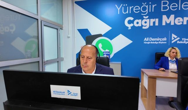 Yüreğir Belediye Başkanı Demirçalı, Çağrı Merkezi’nde telefonları yanıtladı