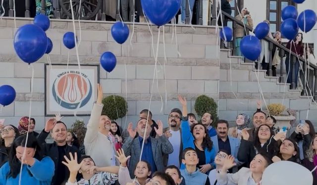 SİNCAN’DA MAVİ BALONLAR ‘DİYABET FARKINDALIĞI’ İÇİN GÖKYÜZÜNE YÜKSELDİ
