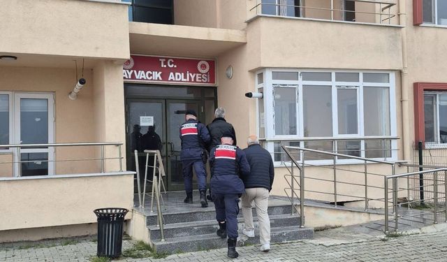 Çanakkale'de göçmen kaçakçılığı operasyonuna 3 tutuklama