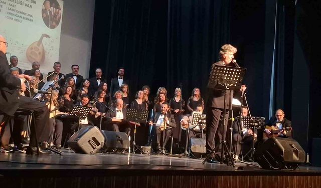 Eskişehir'de Türk Sanat Müziği konseri yoğun ilgi gördü