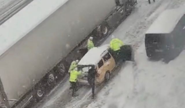 Mardin'de kar değil, kardeşlik manzaraları