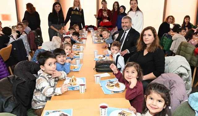 Rektör Adıgüzel, Kreş ve Gündüz Bakımevi'nin 'Bir Yaş Daha Büyüyorum' etkinliğine katıldı