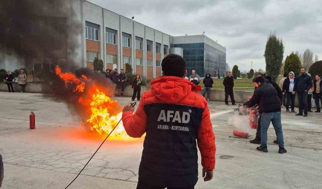 Seramik fabrikasında yangın ve tahliye tatbikatı yapıldı