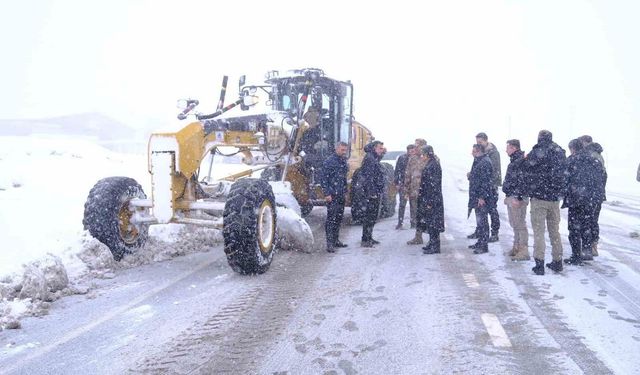 Şırnak'ta yoğun kar alarmı: Kriz masası aktif, yollar için seferberlik