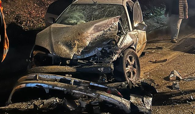 Bolu’da Abant yolunda feci kaza: 1’i ağır 6 yaralı