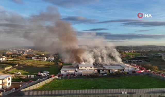 Tuzla’da kauçuk fabrikasında korkutan yangın