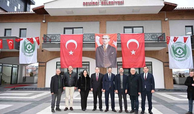 Açılışlar CHP'li ve AK Parti'li başkanlardan