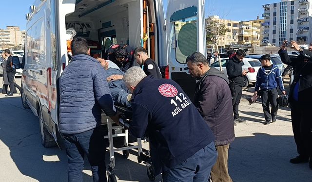 Adliye önünde boşanma kavgası: 2 yaralı