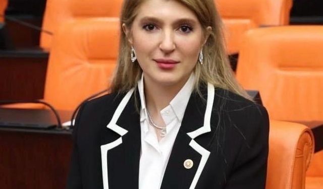 AK Parti Malatya Milletvekili İnanç Siraç Kara Ölmeztoprak'tan Miraç Kandili mesajı